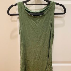 AE women’s olive colored tank